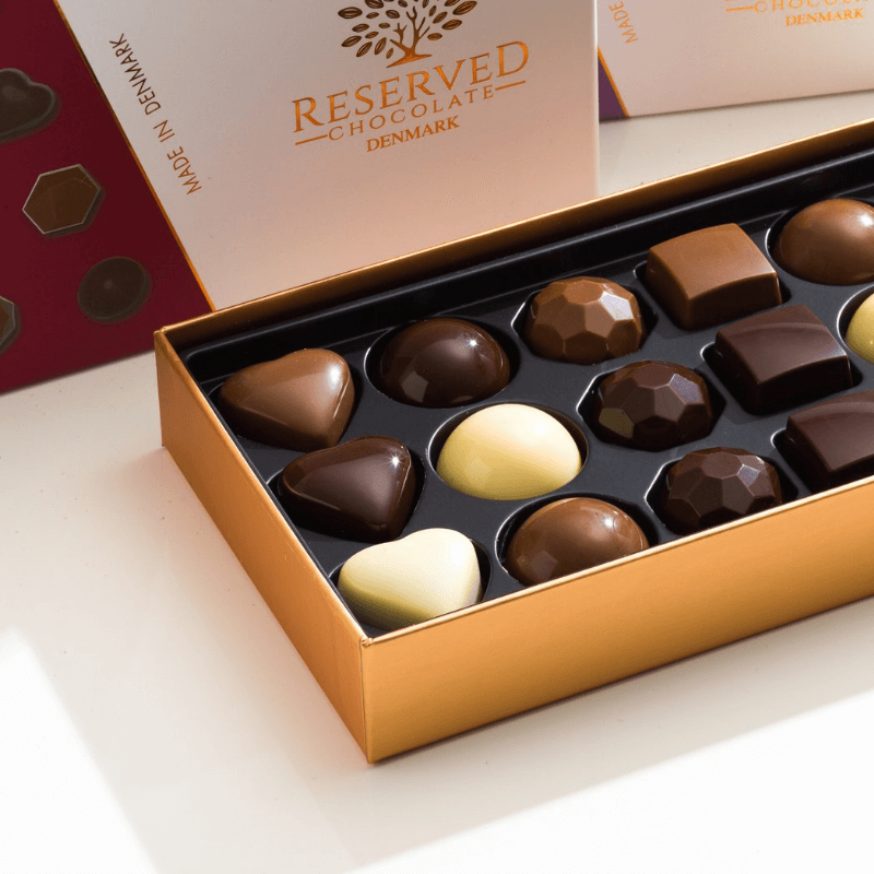 Urskive Optimistisk At tilpasse sig Fyldte chokolader - gaveæske med 18 stk – Selected Gourmet Group ApS